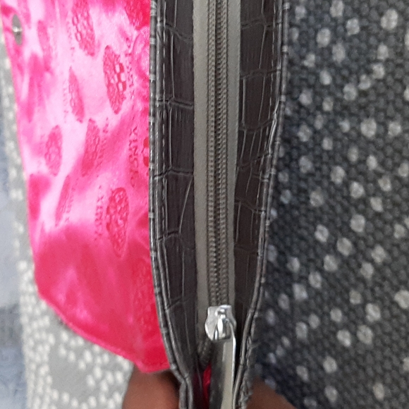 Vince Camuto Large Clutch - Picture 5 of 6